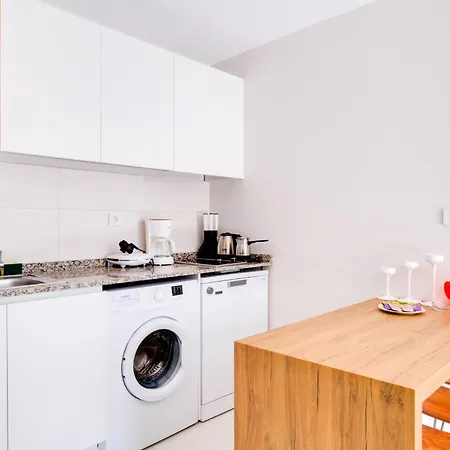 Appartamento With Balcony Shared Pool 5 Min To Beach
